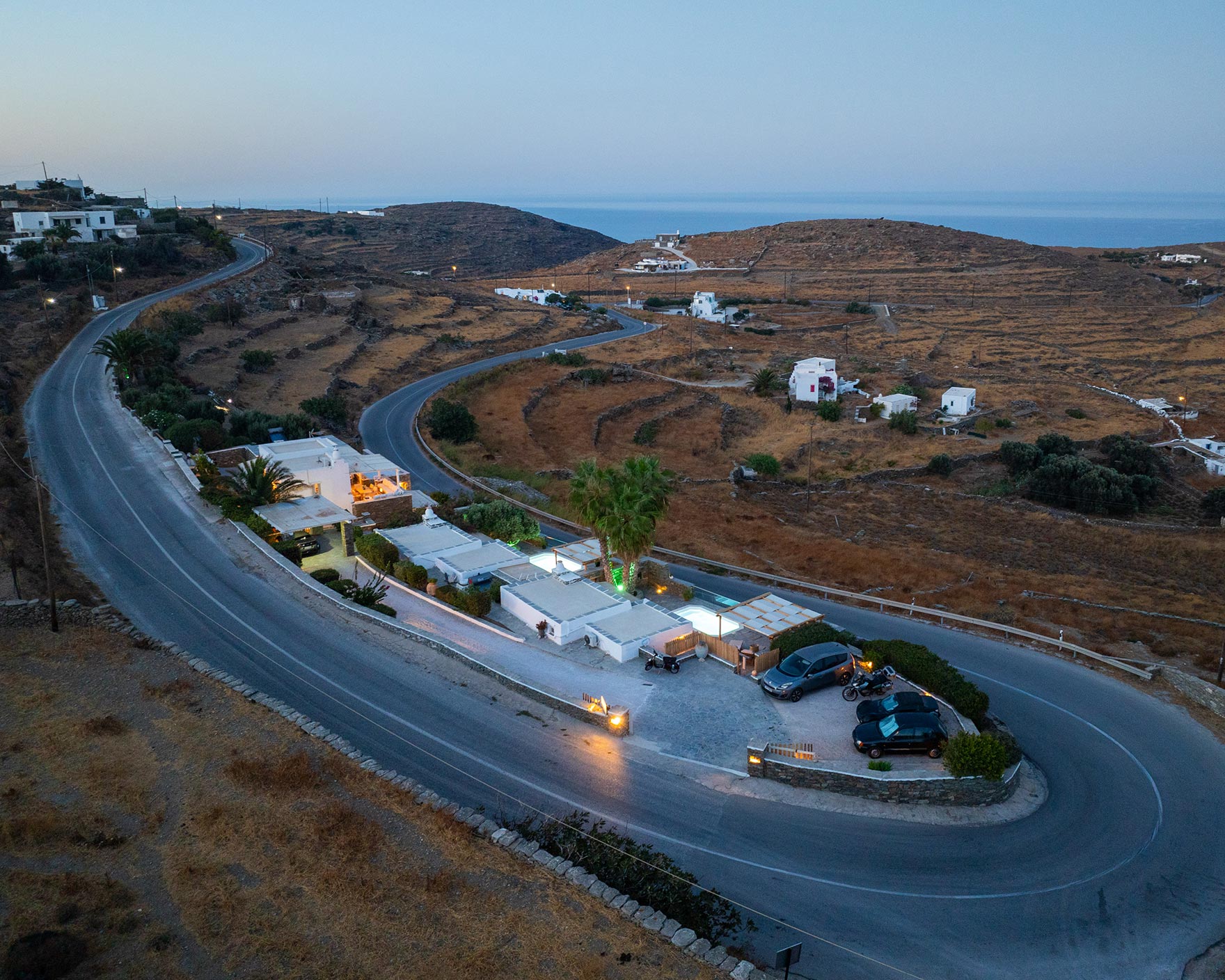 Τα καταλύματα Efthymia's apartments στη Σίφνο